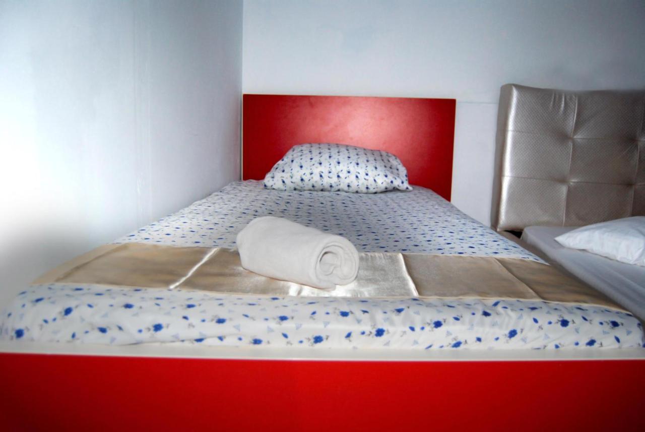 Hotel Vlora City Bagian luar foto